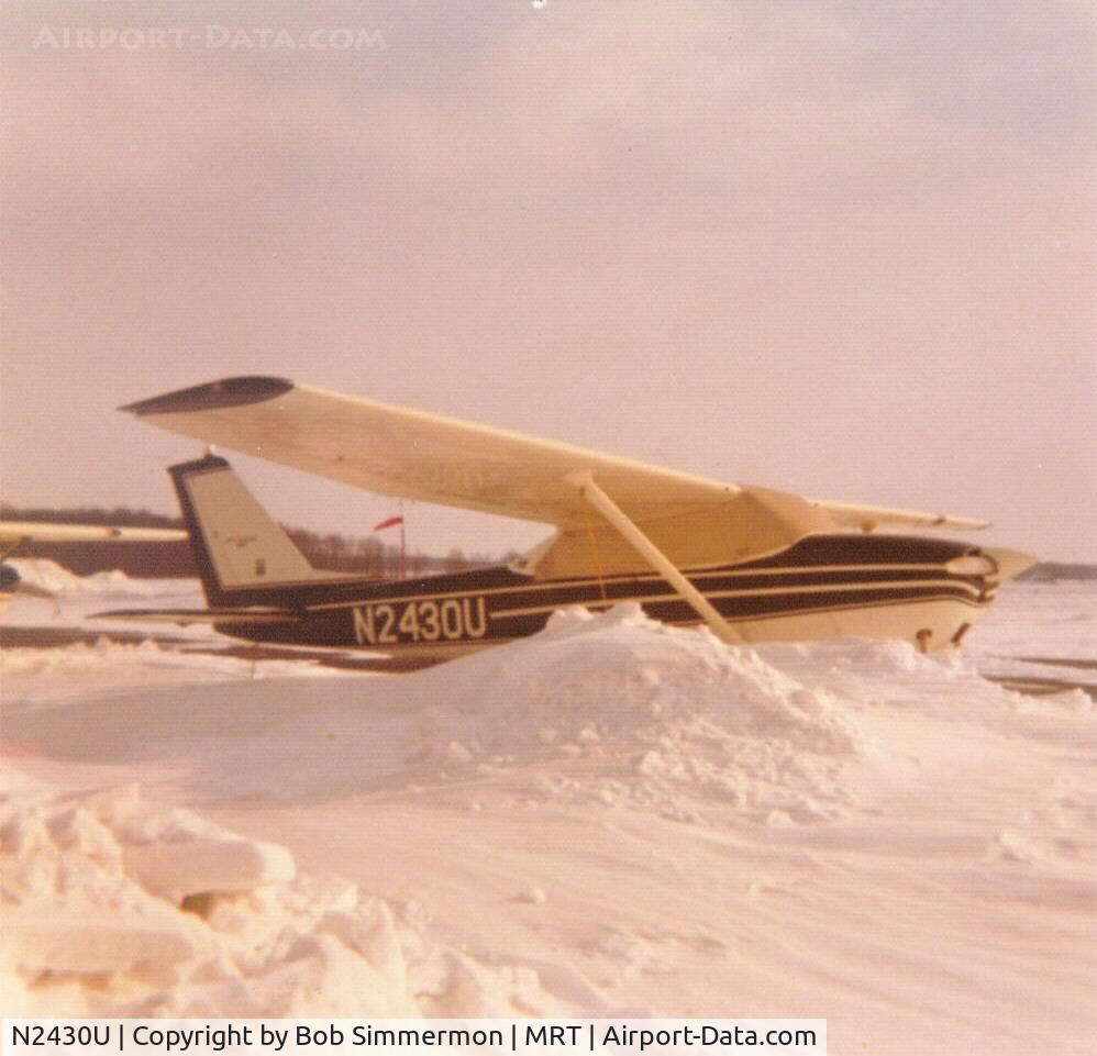 N2430U, 1963 Cessna 172D C/N 17250030, Y'all down south - don't complain!  Winter of 1976-77 at Marysville, OH.