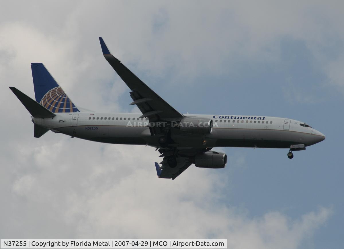 N37255, 2000 Boeing 737-824 C/N 30610, Continental