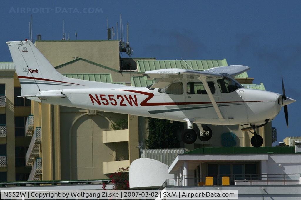 N552W, 1977 Cessna 172N C/N 17268492, visitor