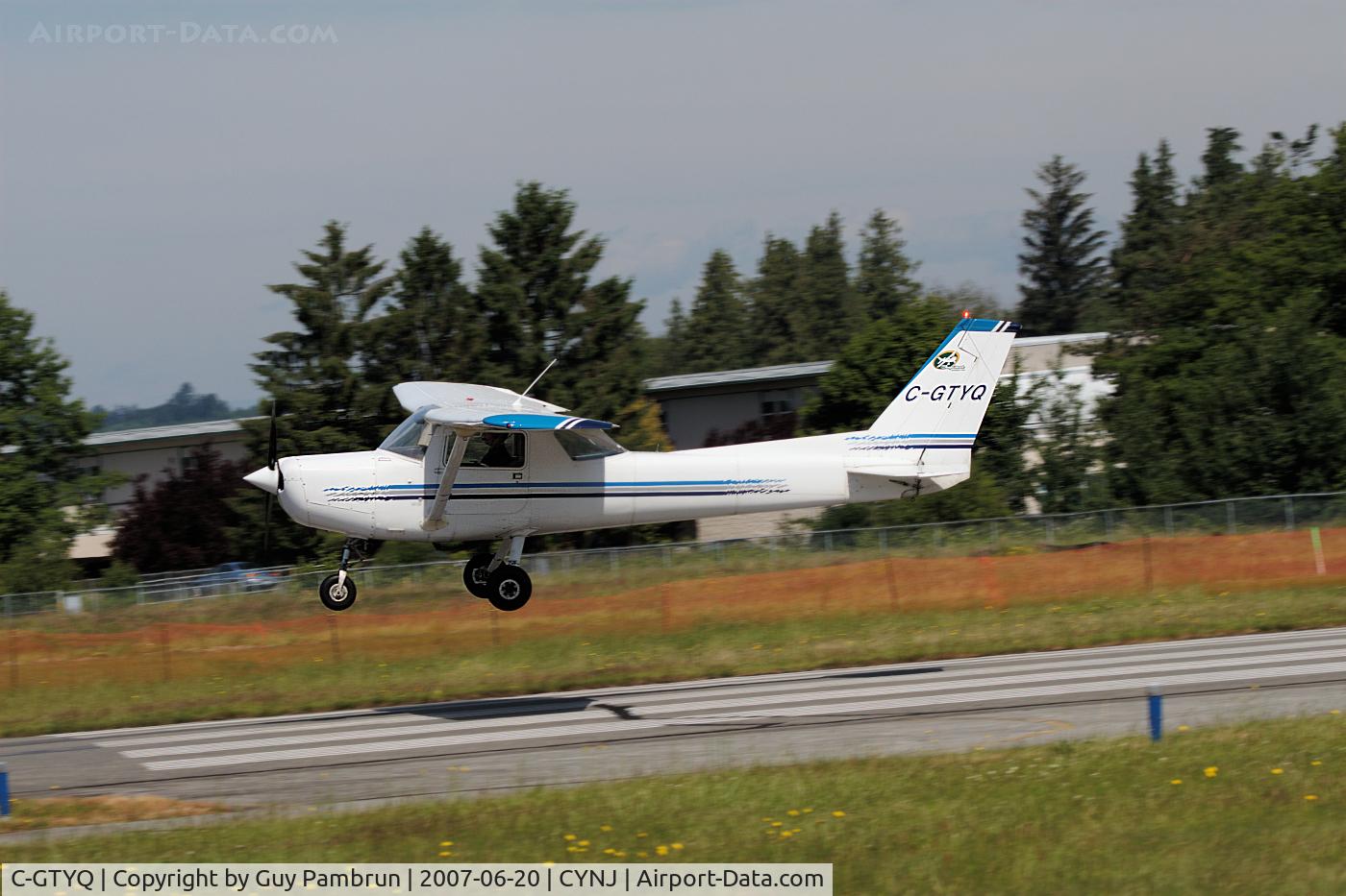 C-GTYQ, 1979 Cessna 152 C/N 15283423, Just about down