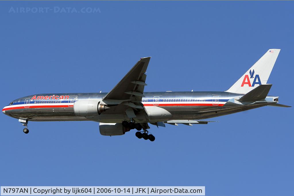 N797AN, 2001 Boeing 777-223 C/N 30012, Shiny 777 headed into JFK