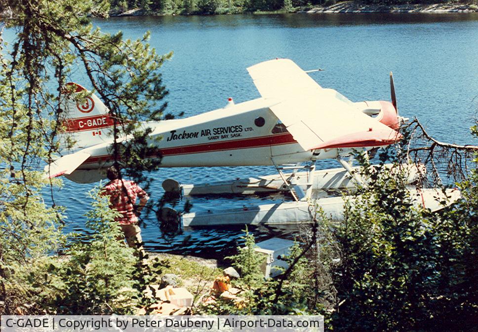 C-GADE, 1954 De Havilland Canada U-6A Beaver C/N 730, Photographed near Flin Flon Manatoba, spring, 1986