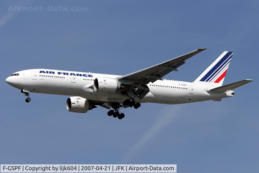 F-GSPF, 1999 Boeing 777-228/ER C/N 29007, 31R arrival
