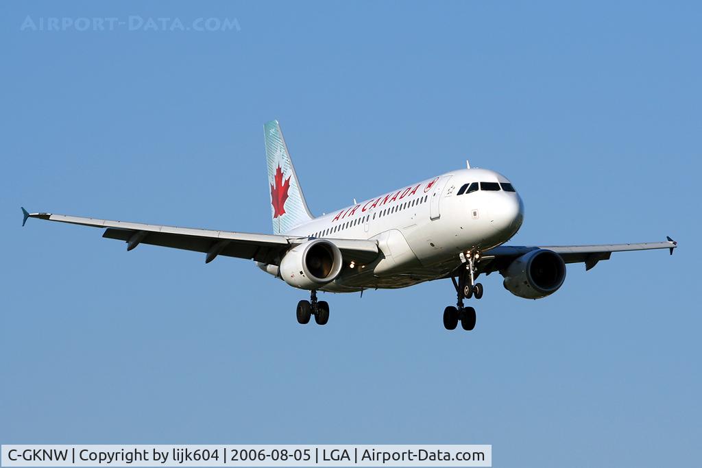 C-GKNW, 2002 Airbus A319-112 C/N 1805, Approaching Planeview Park - Runway 4 LGA