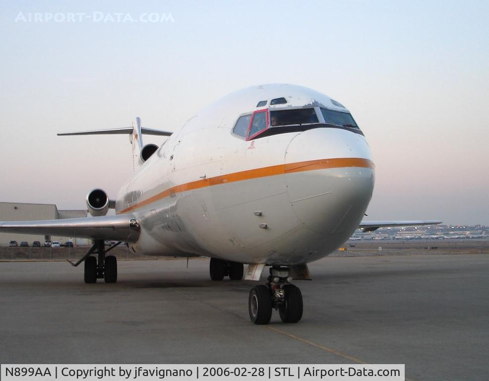 N899AA, 1980 Boeing 727-223 C/N 22015, Angie making her way to the gate.
