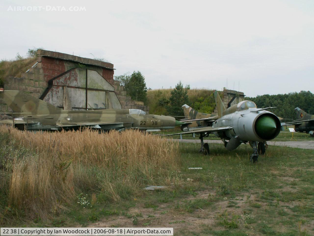 22 38, 1967 Mikoyan-Gurevich MiG-21SPS C/N 94A5509, Mikoyan-Gurevich MiG-21 SPS/Finow-Branndenburg (with others)
