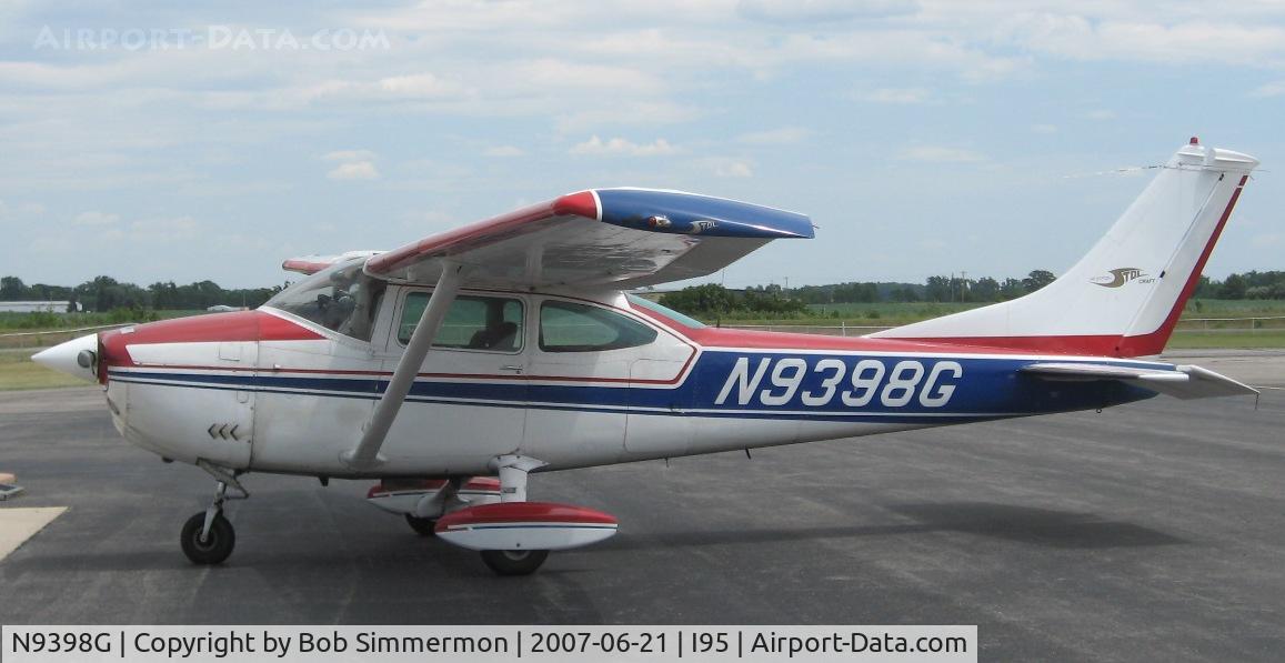 N9398G, 1971 Cessna 182P Skylane C/N 18260938, Fueling at Hardin Co., OH