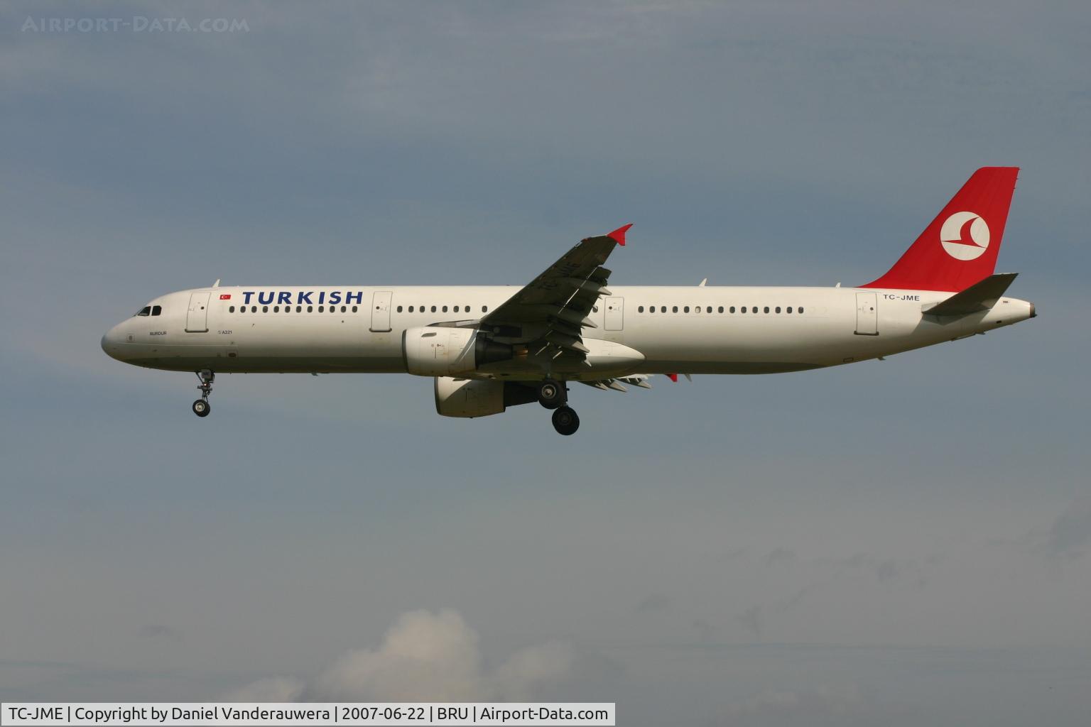 TC-JME, 2000 Airbus A321-211 C/N 1219, arrival of 