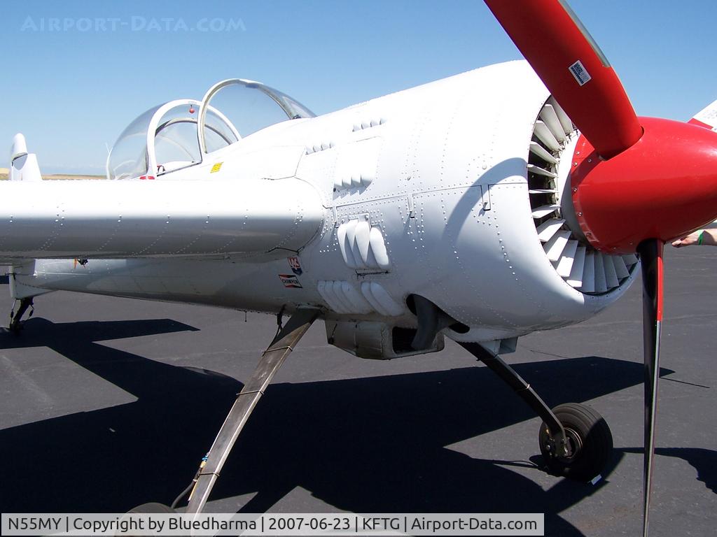 N55MY, 1992 Yakovlev YAK-55M C/N 920401, Strut/prop detail