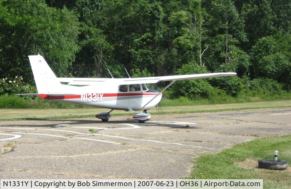 N1331Y, 1961 Cessna 172C C/N 17249031, Departing Riverside, OH