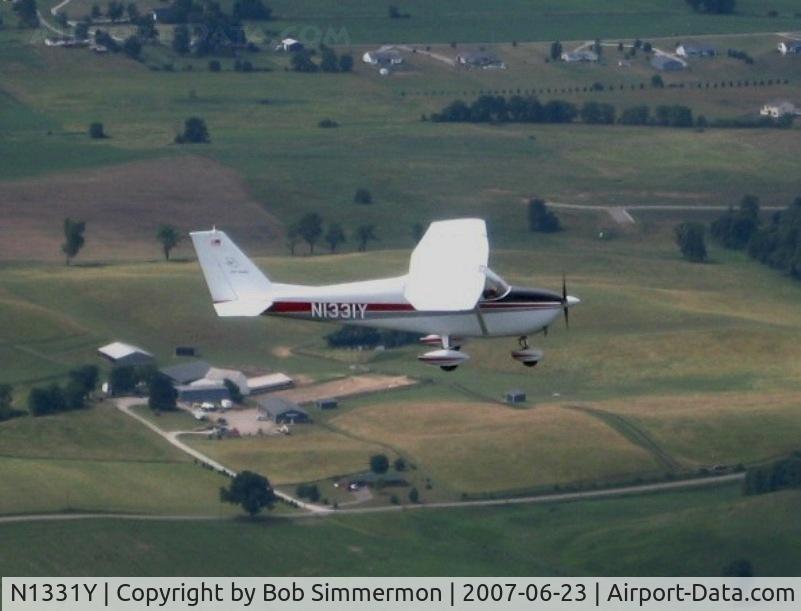 N1331Y, 1961 Cessna 172C C/N 17249031, 3000' near Newark, OH