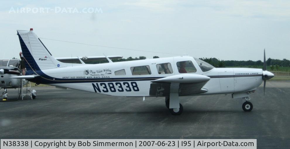 N38338, 1977 Piper PA-32R-300 Cherokee Lance C/N 32R-7780416, In for fuel at Hardin Co.