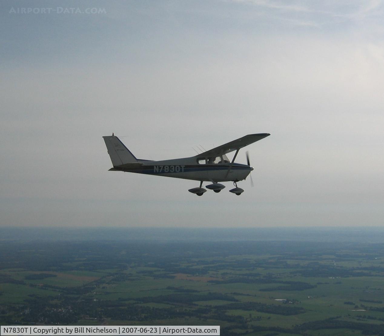 N7830T, 1960 Cessna 172A C/N 47430, Enroute to Zanesville, OH (OH36 - Riverside Airfield)