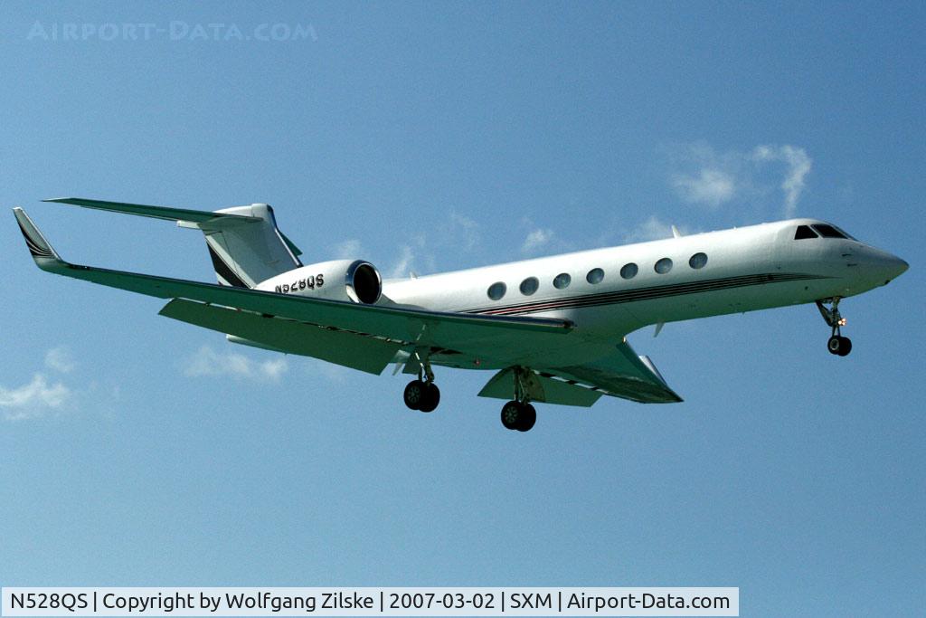 N528QS, 2004 Gulfstream Aerospace GV-SP (G550) C/N 5042, visitor