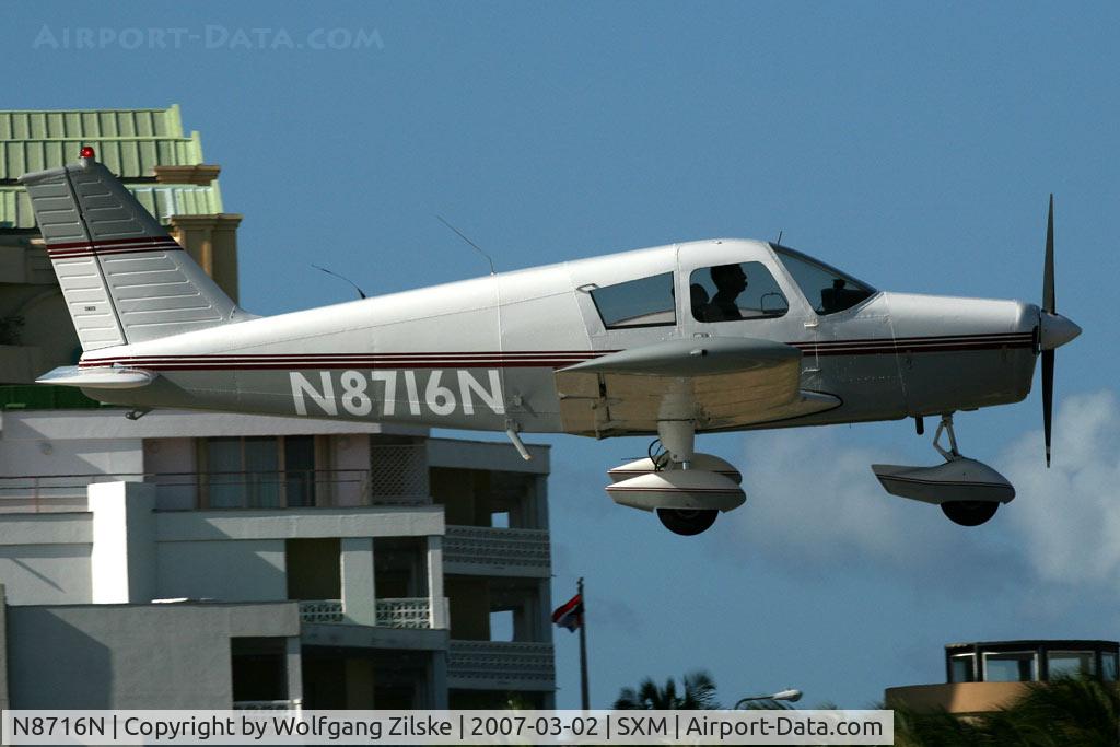 N8716N, 1969 Piper PA-28-140 C/N 28-25618, visitor