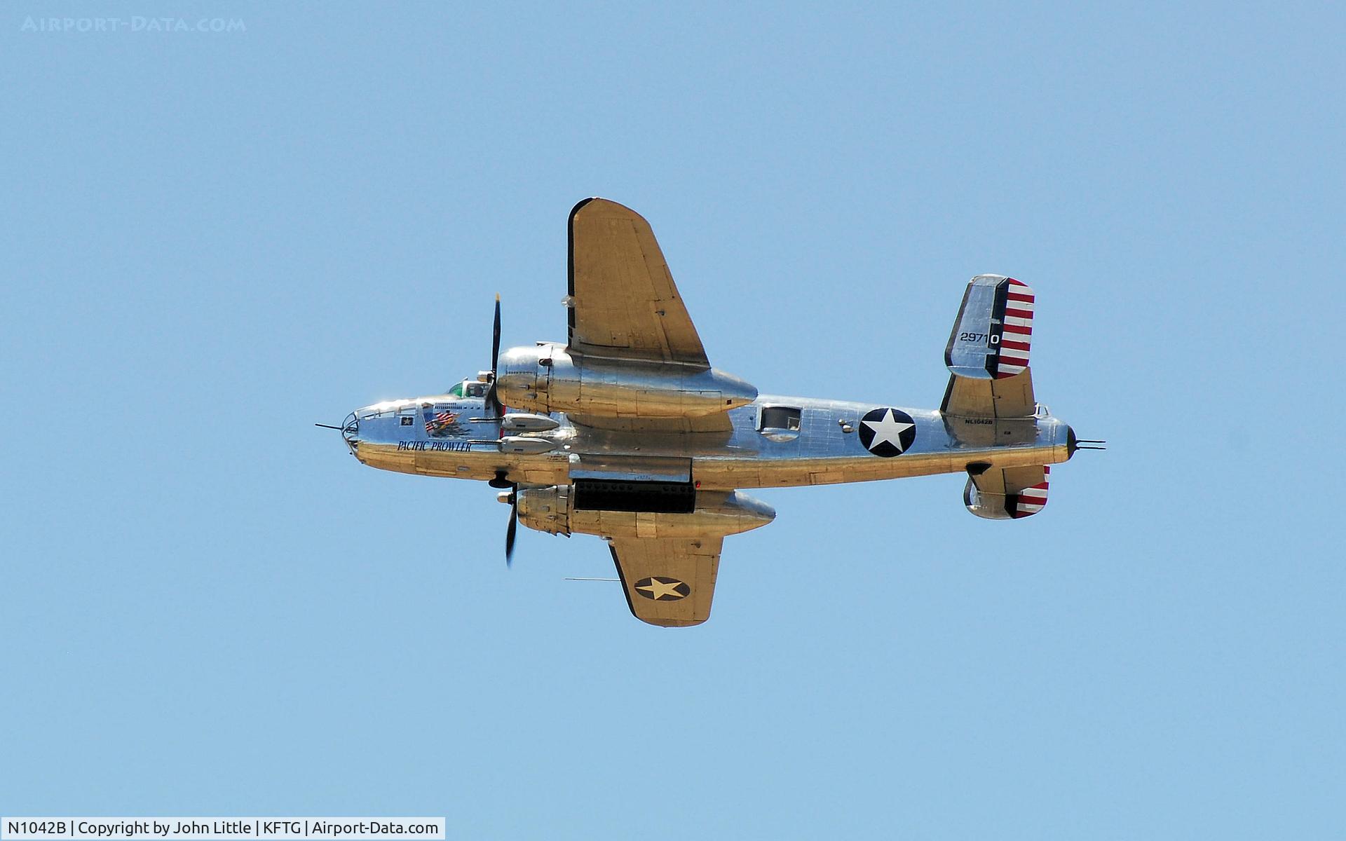 N1042B, 1944 North American B-25N Mitchell C/N 108-35148, B-25 Show Performance, EAA Fly In, Front Range