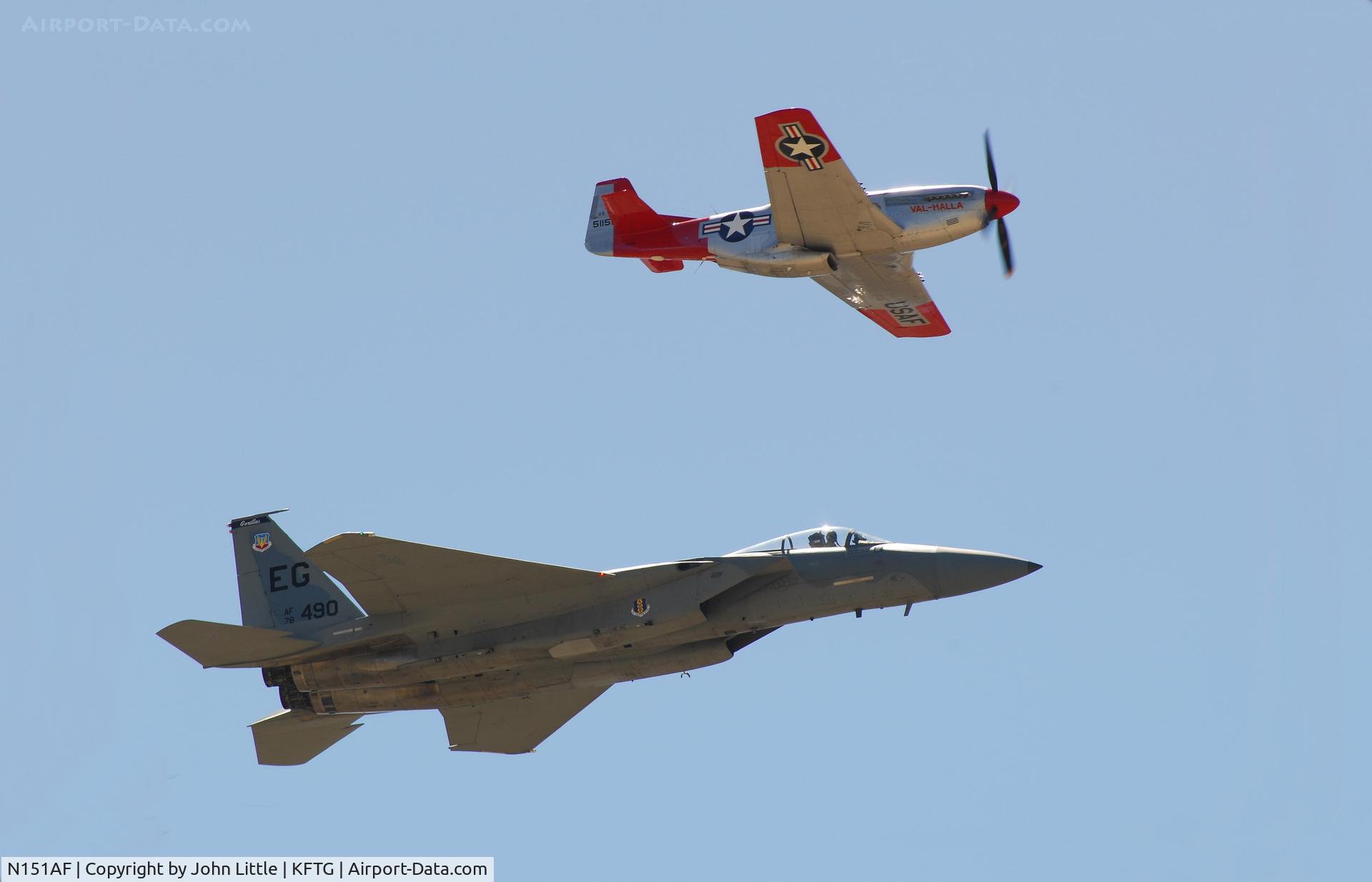 N151AF, 1945 North American P-51D Mustang C/N 45-11525, Thats getting in there pretty tight....great pilots and planes