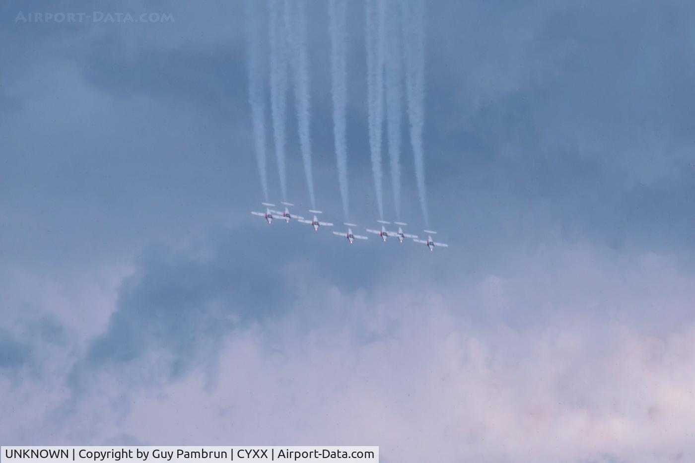 UNKNOWN, , CT-114 Tutor Snowbirds demo @ Abbotsford Airshow