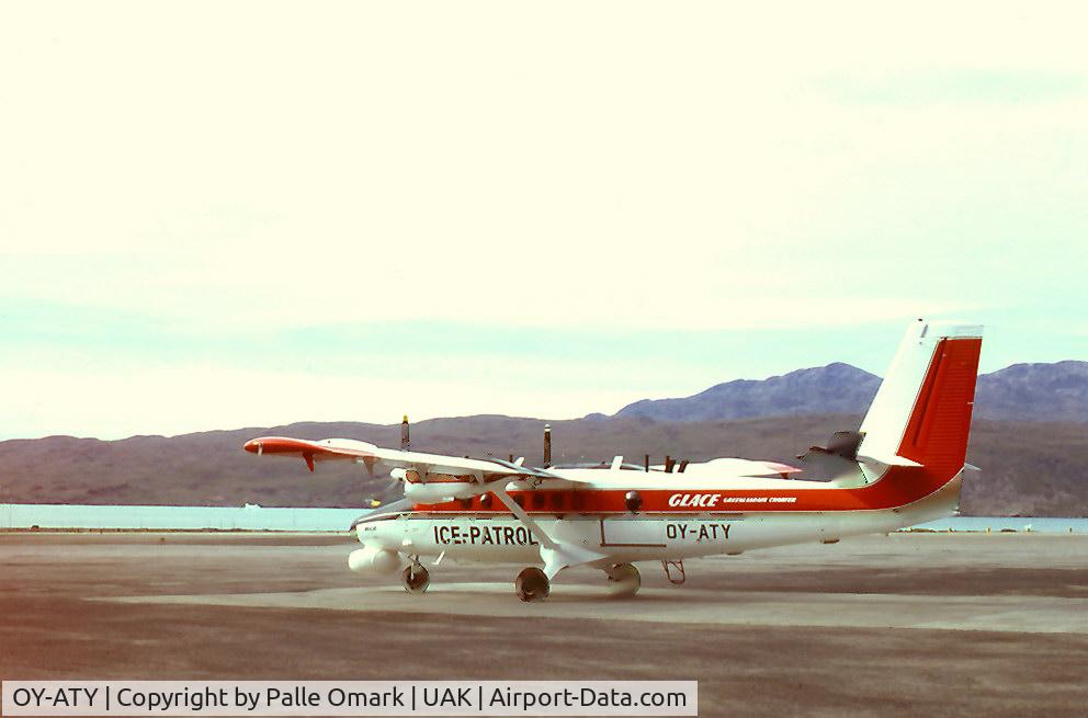 OY-ATY, 1977 De Havilland Canada DHC-6-300 Twin Otter C/N 561, Air Greenland ice recce aircraft in Greenlandair livery. Scanned from color dia