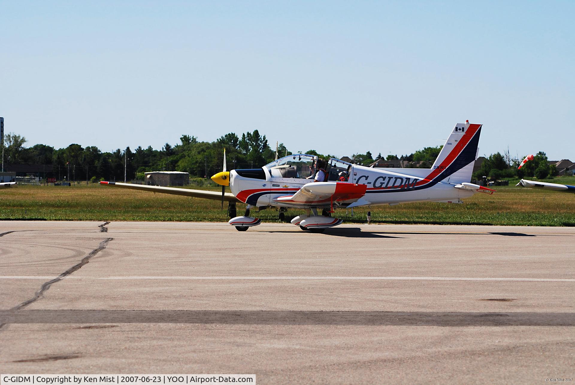 C-GIDM, 1995 Zlin Z-242L C/N 0696, Canadian Aviation Expo - Oshawa airport