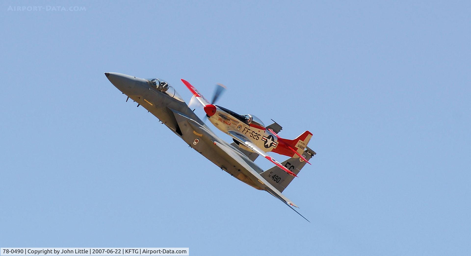 78-0490, 1978 McDonnell Douglas F-15C Eagle C/N 0472/C023, FInal Pass- F-15 and P-51