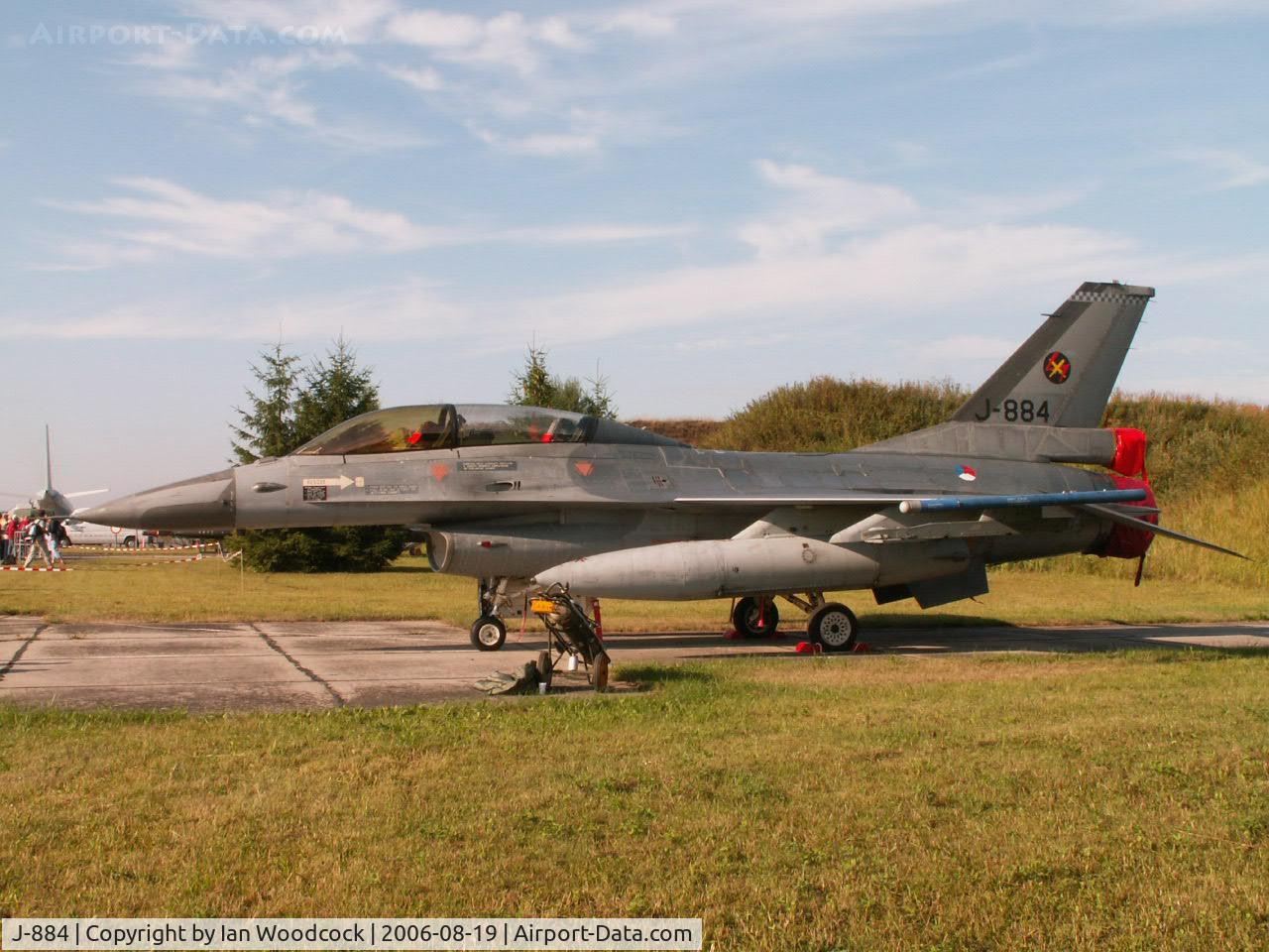 J-884, Fokker F-16BM Fighting Falcon C/N 6E-25, General Dynamics F-16BM/Netherlands AF/Laage Show