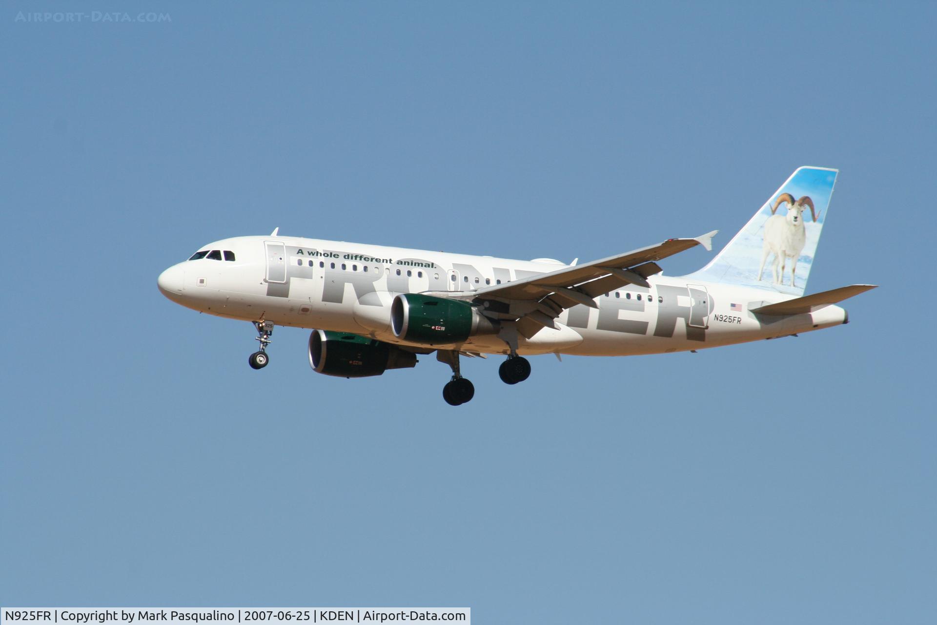 N925FR, 2004 Airbus A319-111 C/N 2103, Airbus A319