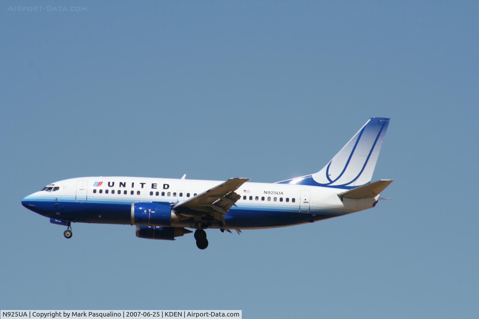 N925UA, 1992 Boeing 737-522 C/N 26646, Boeing 737-500