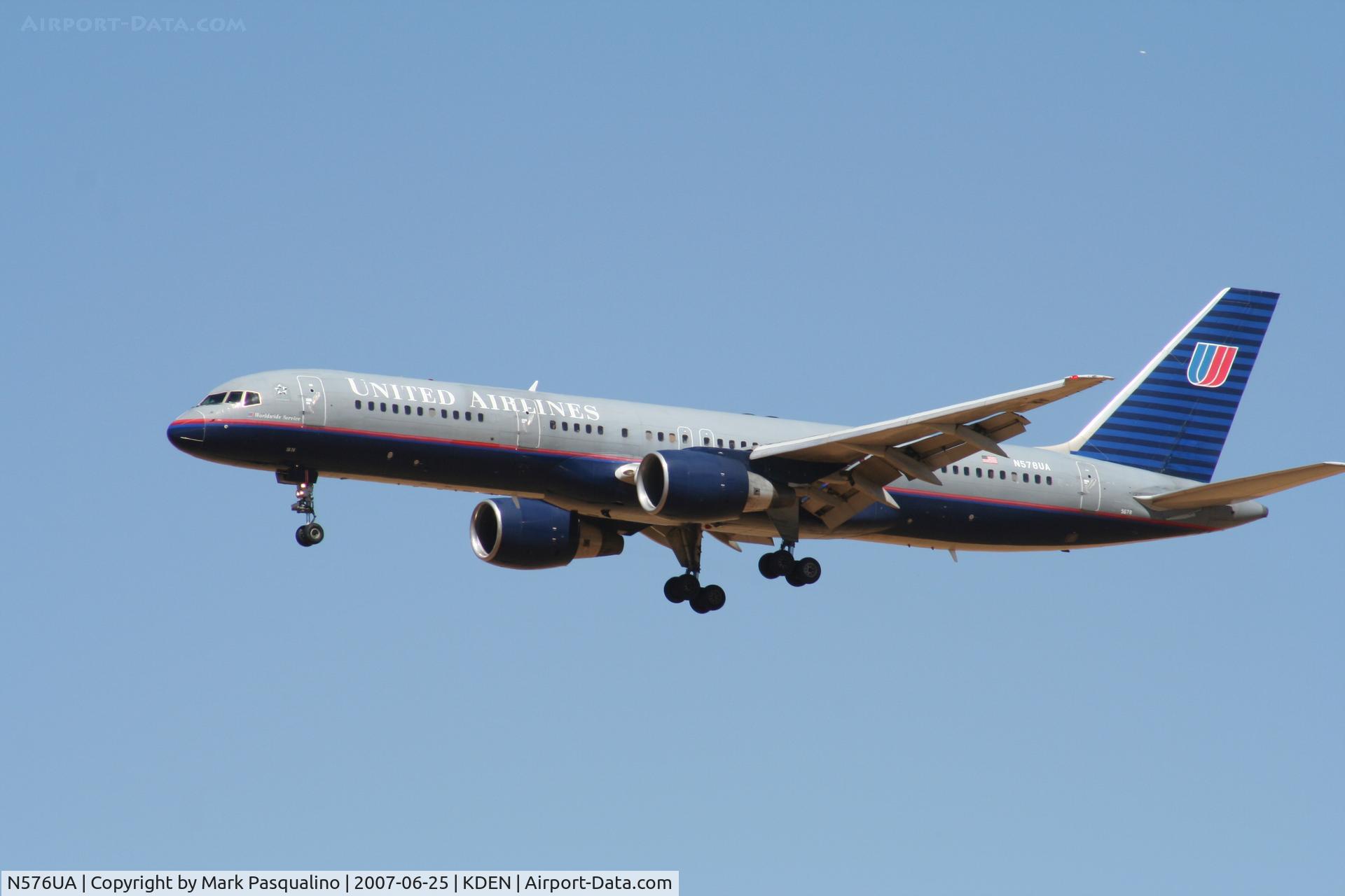 N576UA, 1993 Boeing 757-222 C/N 26690, Boeing 757-200