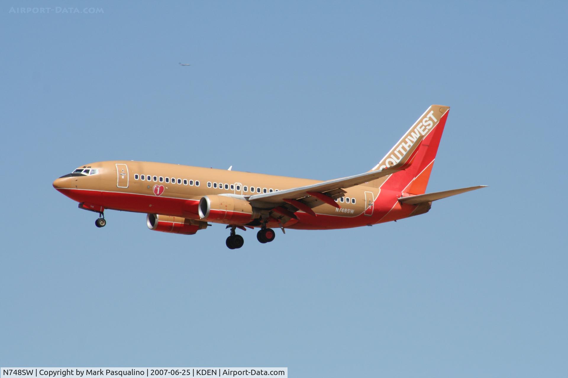 N748SW, 1999 Boeing 737-7H4 C/N 29800, Boeing 737-700