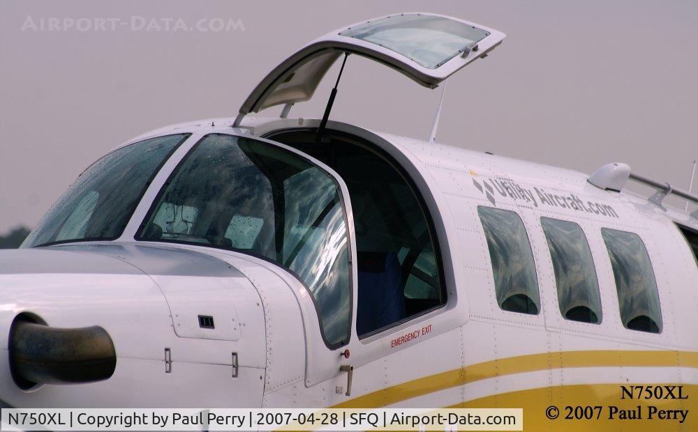 N750XL, 2004 Pacific Aerospace 750XL C/N 109, Close-up of the front office of Skydive Suffolk's main bird
