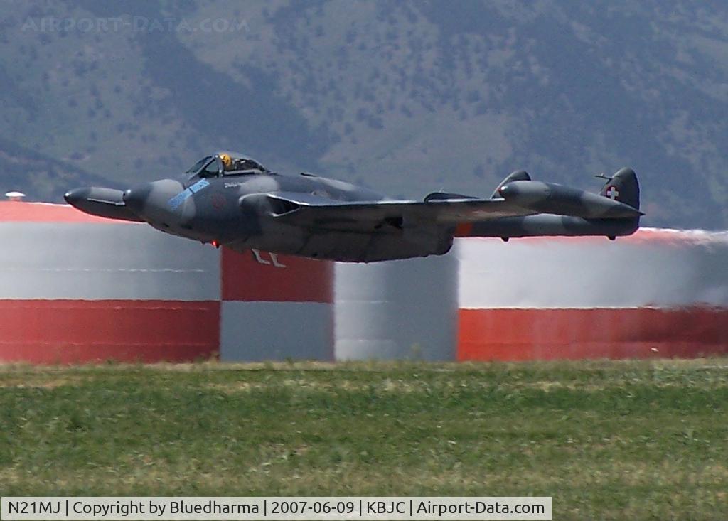 N21MJ, De Havilland (F+W Emmen) Venom FB50 (DH-112) C/N 737, Low Pass