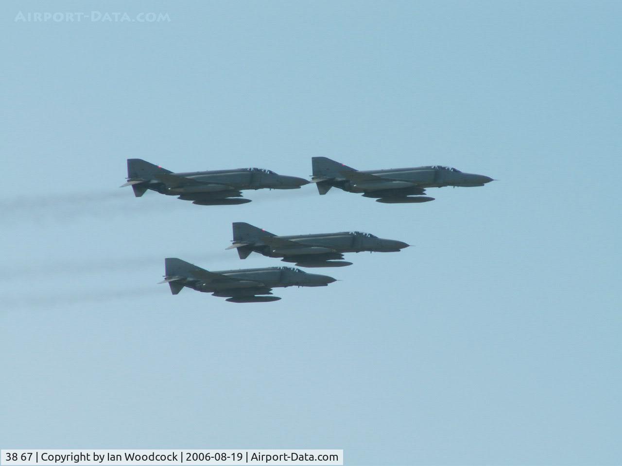 38 67, 1972 McDonnell Douglas F-4F Phantom II C/N 4785, McDonnell-Douglas F-4F/JG-71/Laage Show (in amongst a 4 ship)