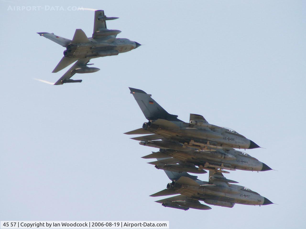 45 57, 1987 Panavia Tornado IDS C/N 648/GS205/4257, BAe/Panavia Tornado IDS/Laage Show (in amongst a 4 ship)