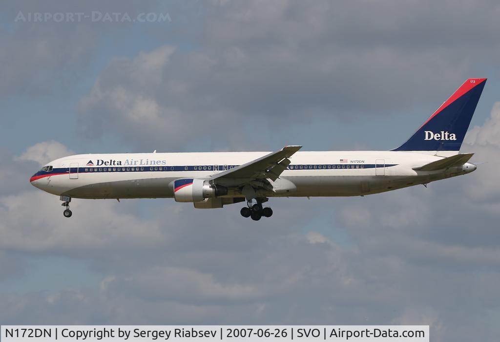 N172DN, 1990 Boeing 767-332 C/N 24775, Taken at SVO