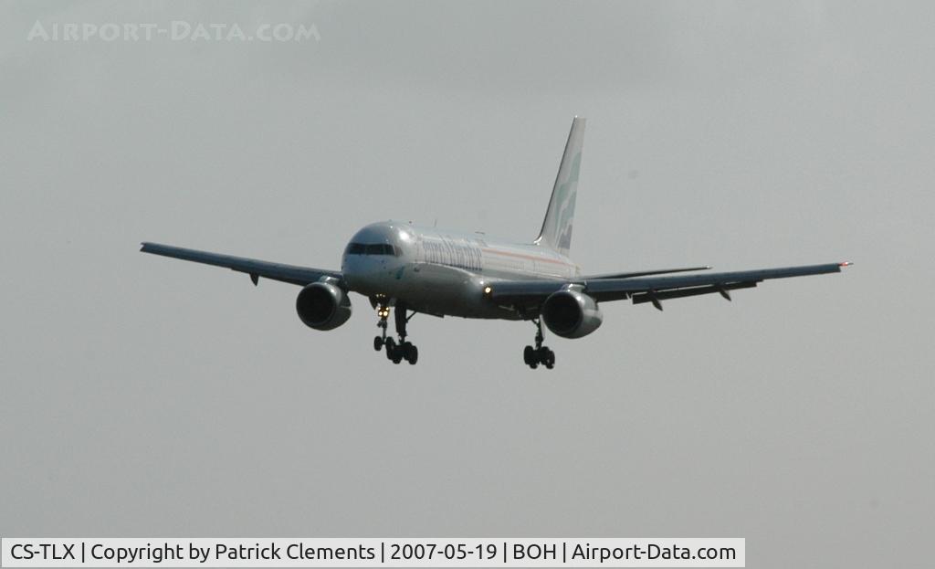 CS-TLX, 1988 Boeing 757-2G5 C/N 24176, FINAL APROACH RUNWAY 26