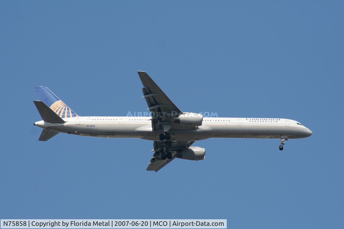 N75858, 2004 Boeing 757-324 C/N 32817, Continental