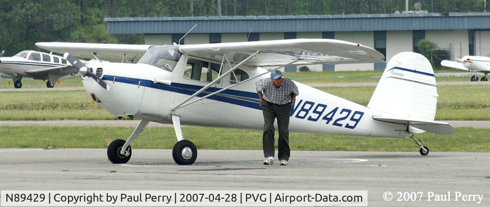 N89429, 1946 Cessna 140 C/N 8461, Heading into the terminal