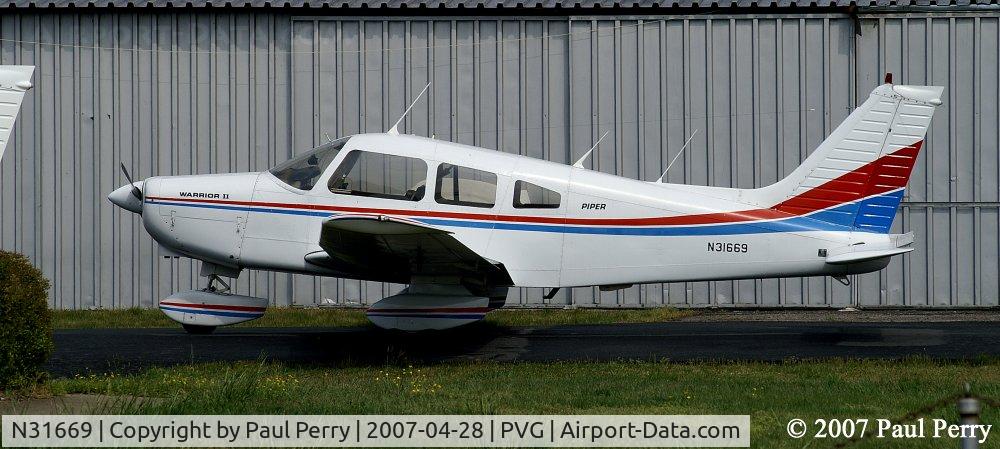 N31669, 1978 Piper PA-28-161 C/N 28-7816574, Colorful and patriotic Piper
