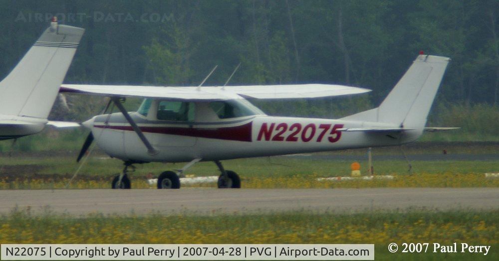 N22075, 1967 Cessna 150H C/N 15068046, Another 150 on the big GA ramp