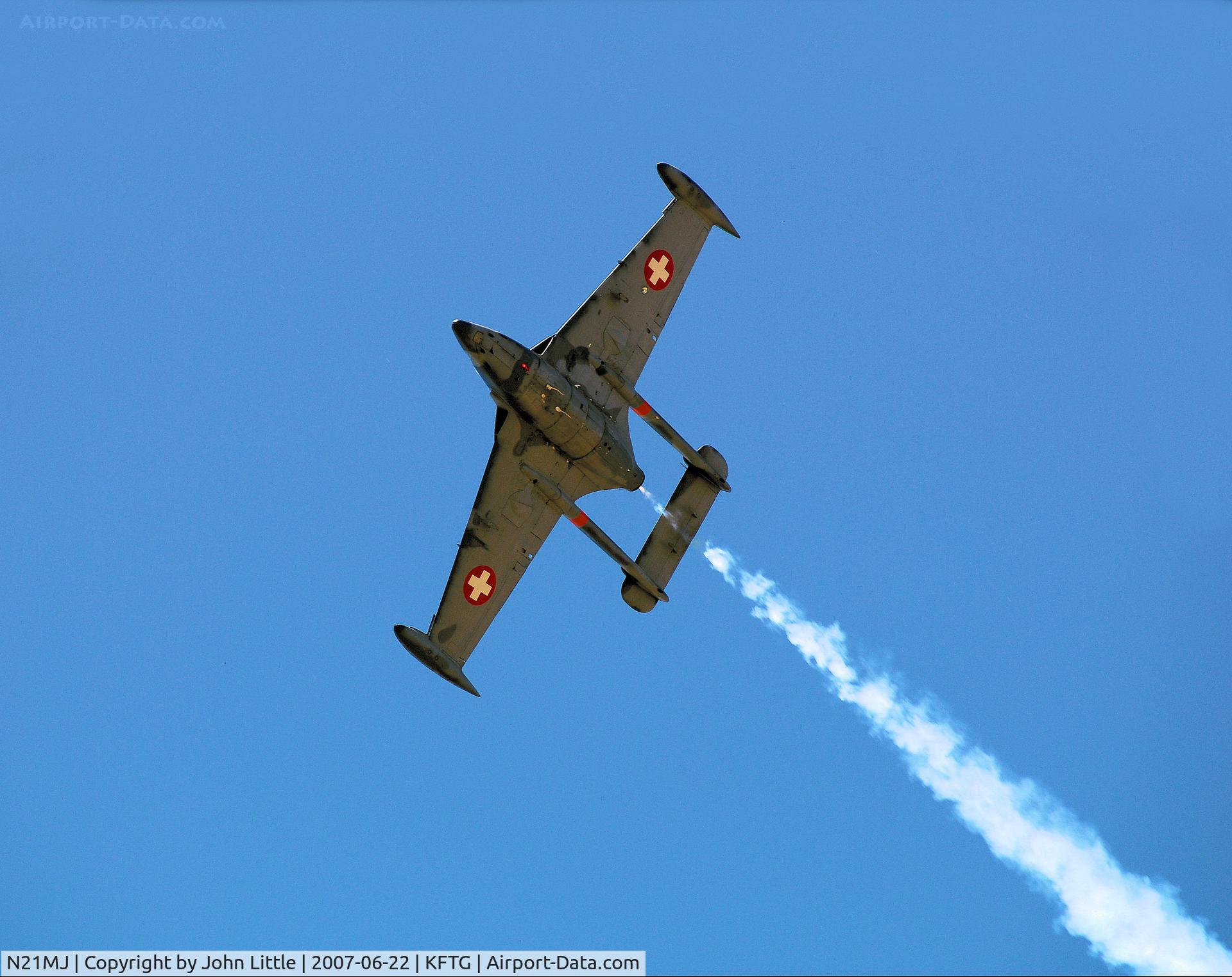 N21MJ, De Havilland (F+W Emmen) Venom FB50 (DH-112) C/N 737, Venom Pass EAA Front Range