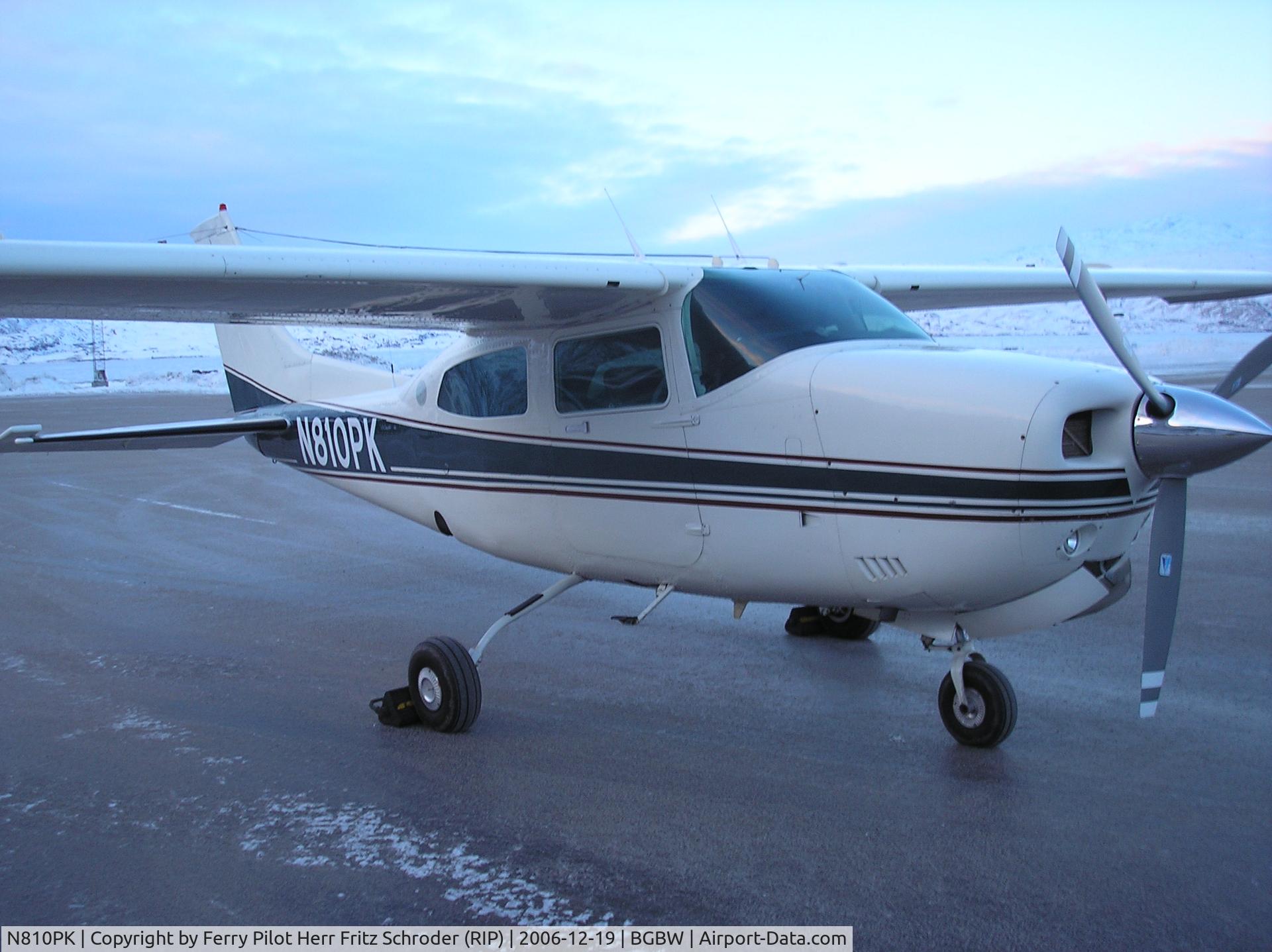 N810PK, 1980 Cessna 210N Centurion C/N 21064115, M810PK sitting at BGBW onroute to KLNA 2006/12.
