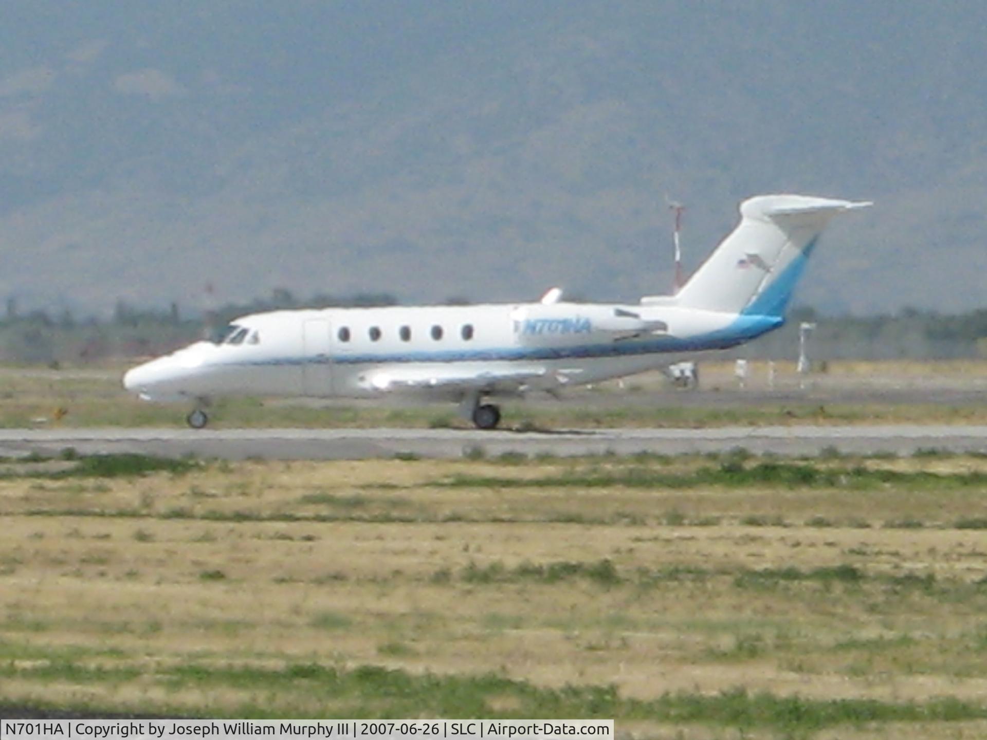 N701HA, 1992 Cessna 650 C/N 650-7001, Taxiing to Runway from General Aviation... (Runway 34R)