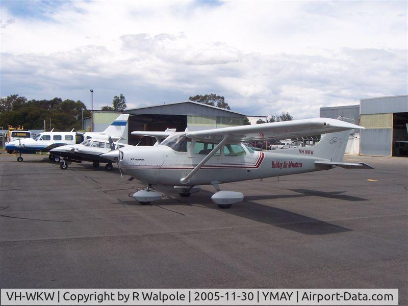 VH-WKW, 1977 Cessna R172K Hawk XP C/N R1722709, XP Hawk at Albury