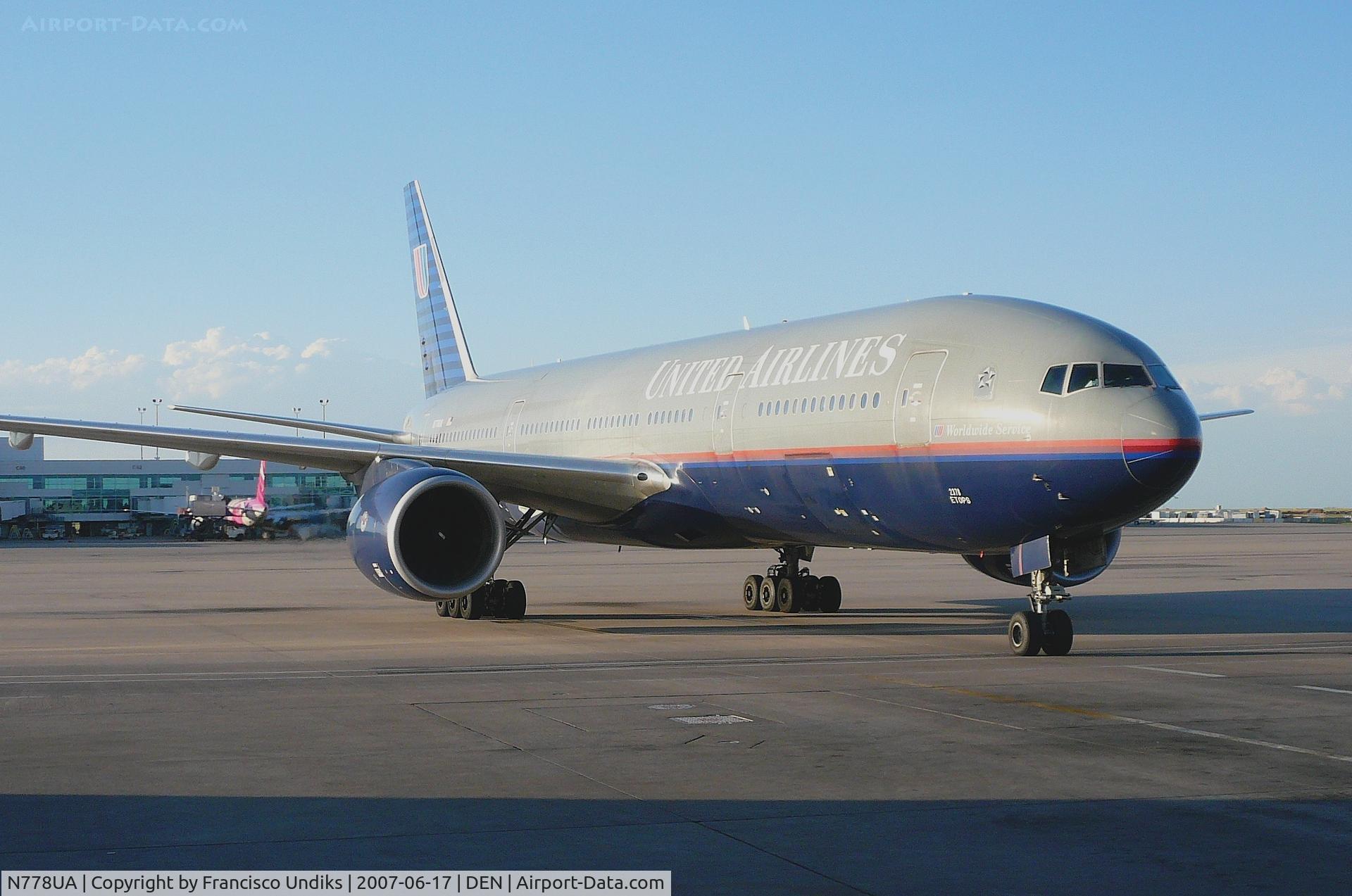 N778UA, 1996 Boeing 777-222 C/N 26940, Flight 903 from IAD for B39.