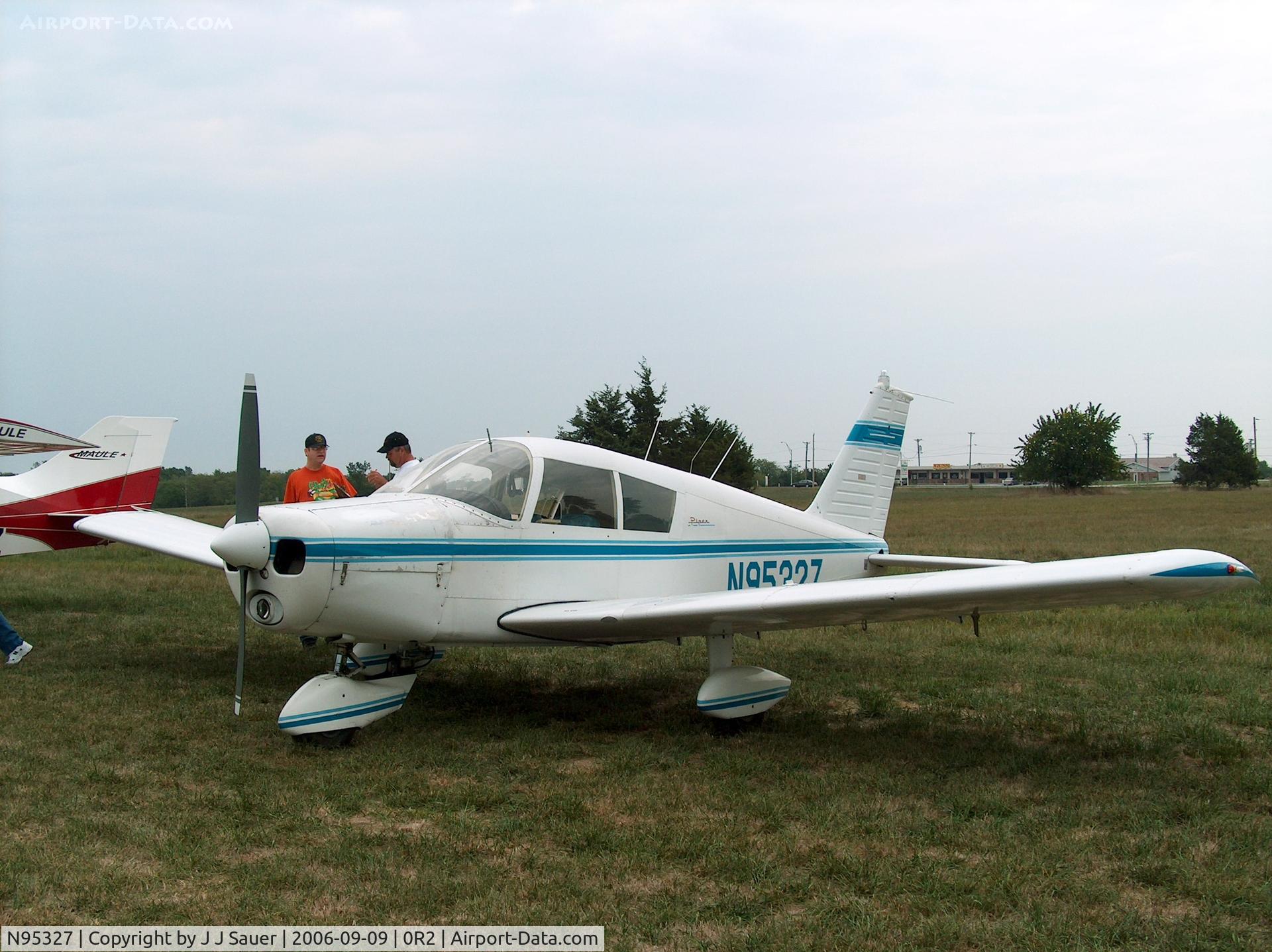 N95327, 1969 Piper PA-28-140 C/N 28-25889, 1969 Piper PA-28-140