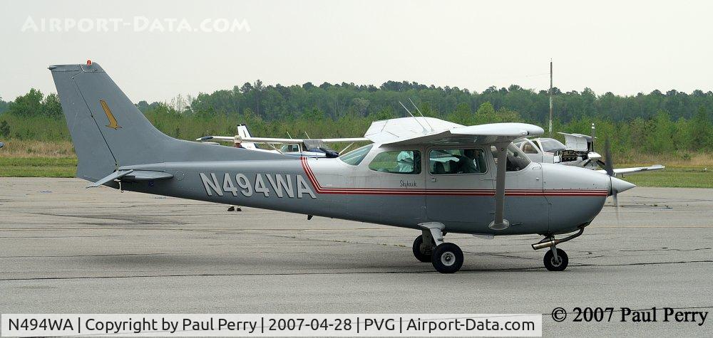 N494WA, 1978 Cessna 172N C/N 17271129, Just taxiing through
