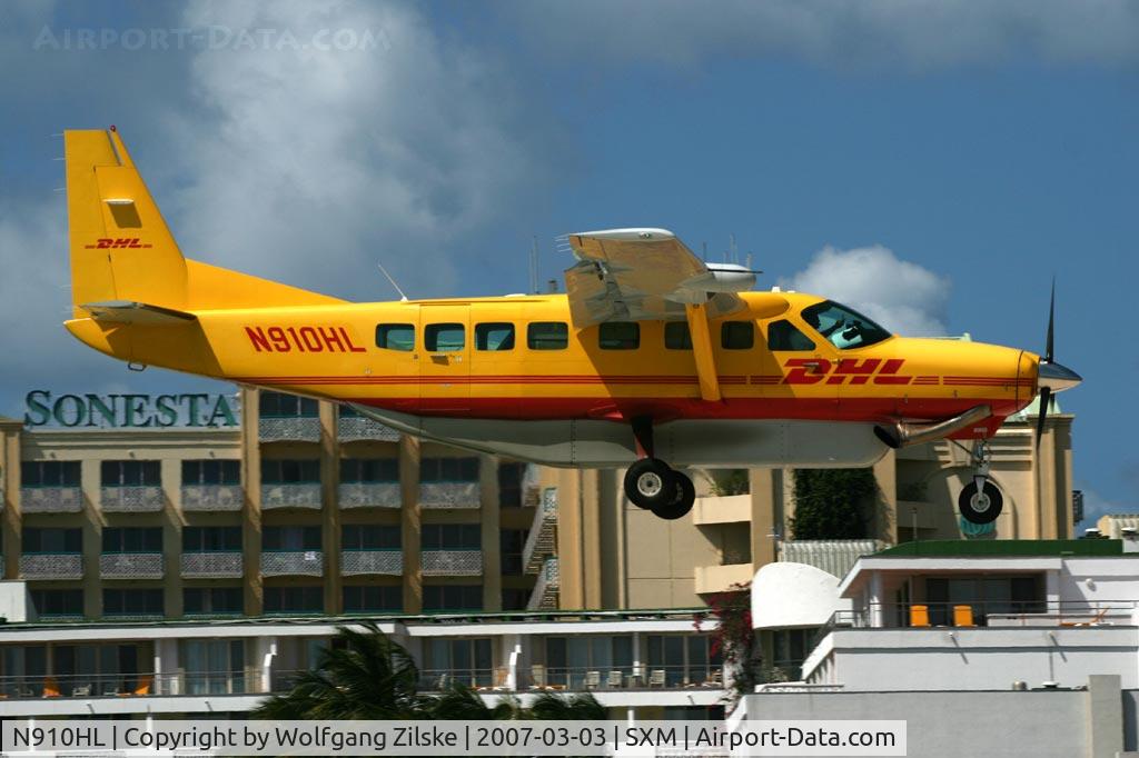 N910HL, 2004 Cessna 208B Grand Caravan C/N 208B1080, visitor