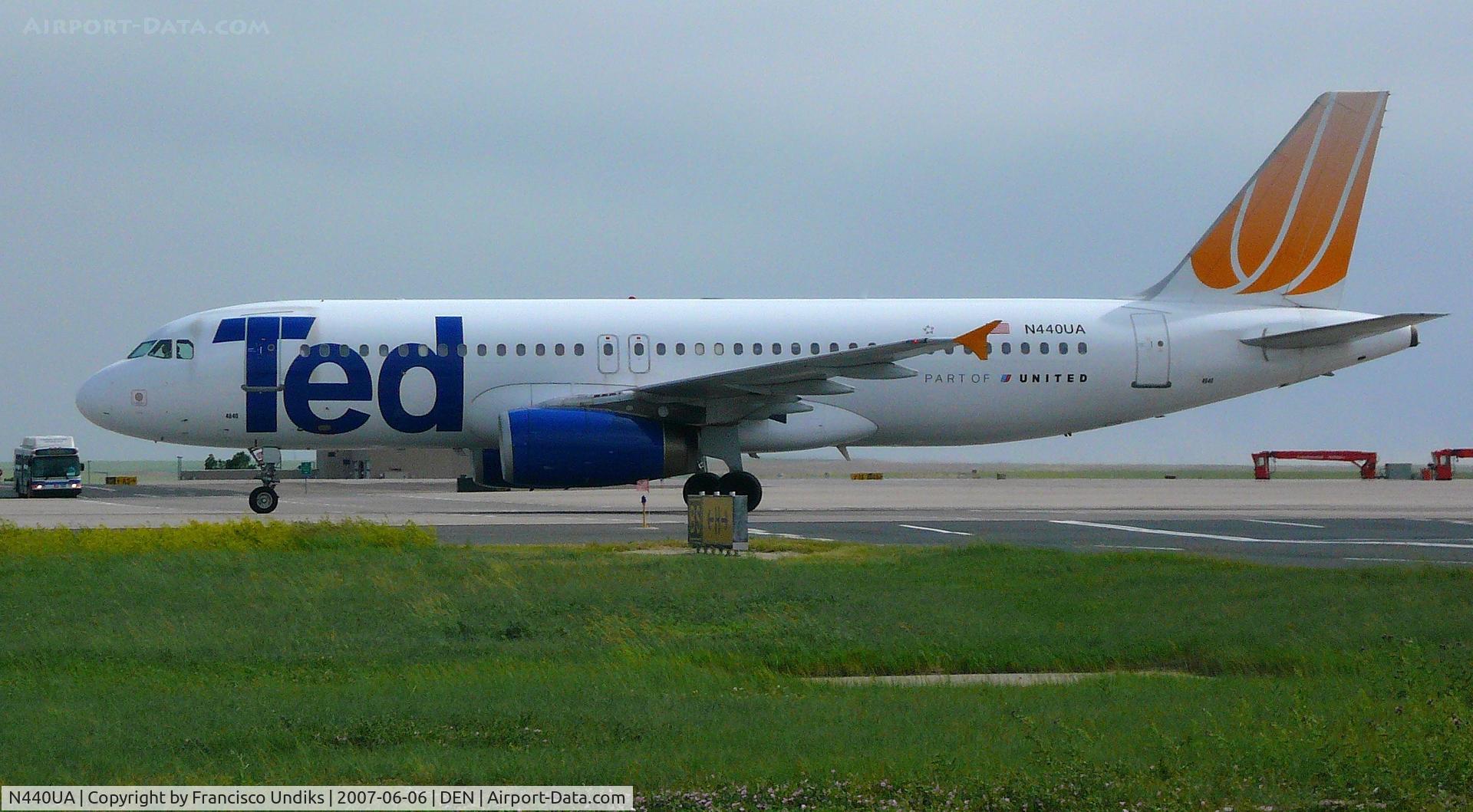 N440UA, 1997 Airbus A320-232 C/N 702, Taxiing on Bravo Sierra eastbound over VSR.