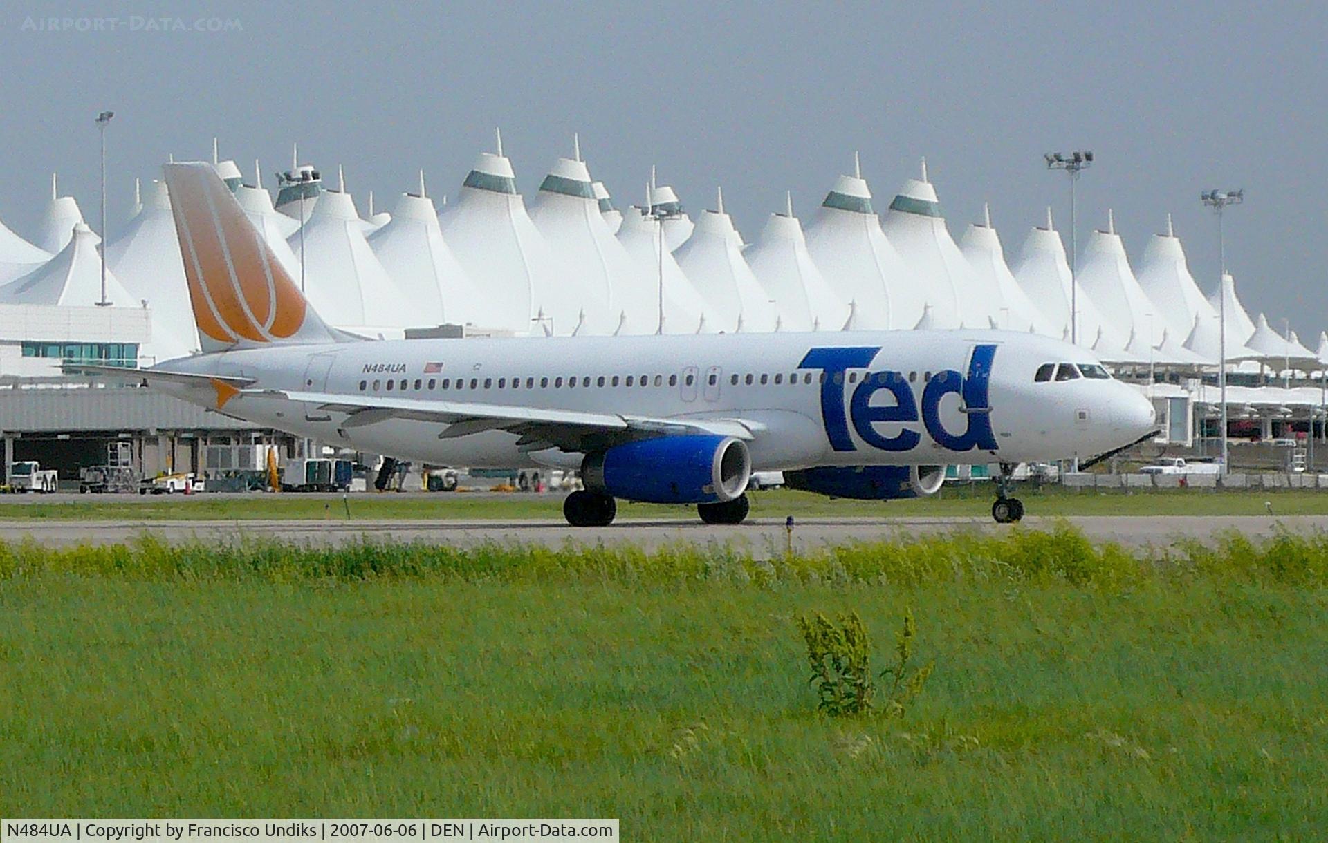 N484UA, 2001 Airbus A320-232 C/N 1609, Taxiing Alpha November Jeppesen Terminal in background